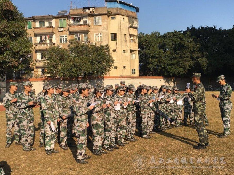 审车时什么车填前驱？